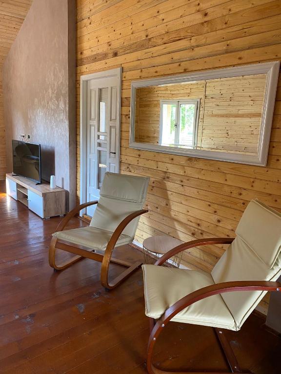 Cabana DEBORAH , Fardea lacu Surduc - Casa De Tres Dormitorios