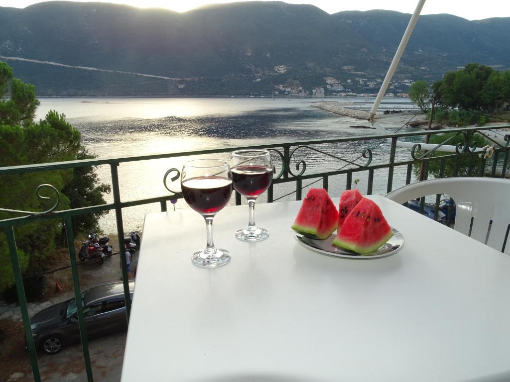 VASILIKI ROYAL STOUDIOS