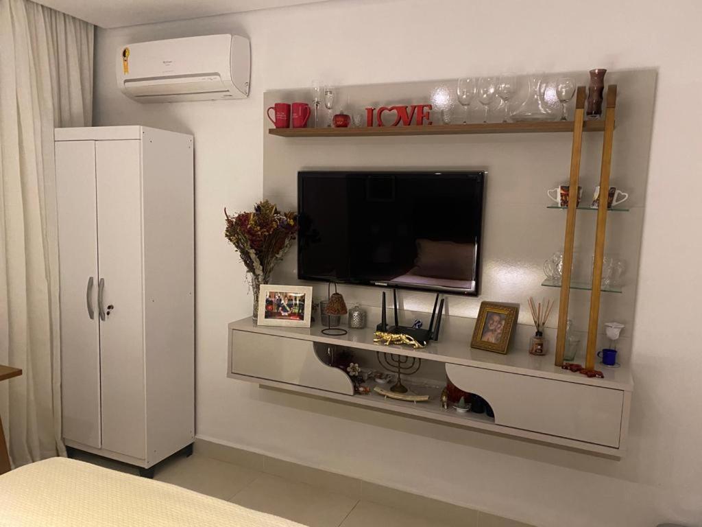 TV a/nebo společenská místnost v ubytování LOFT COMPLETO, GRANJA BRASIL, EM ITAIPAVA