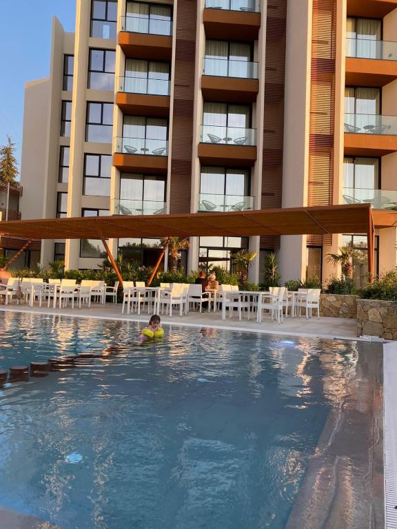 Bazén v ubytování Hotel Olympia Touristic Village nebo v jeho okolí
