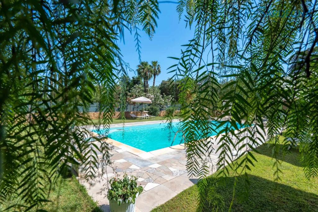 Villa Sporting with tennis court, swimming pool, football field near the beaches - Villa