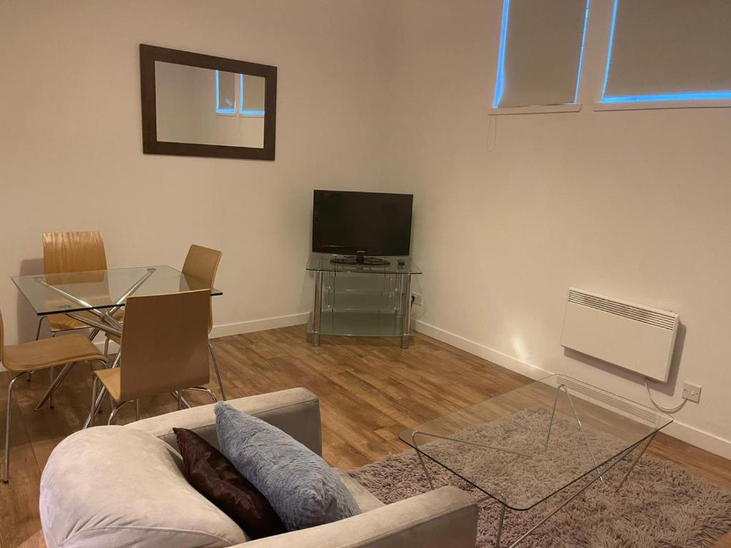 Aberdeen stay central 2-bedrooms Apt-No Party - Apartment