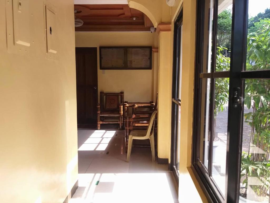 Fotografie z fotogalerie ubytování Divine Castle Travelers Inn v destinaci Coron