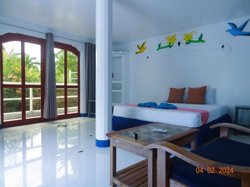 MG Chateau Resort - Double Room With Private Bathroom