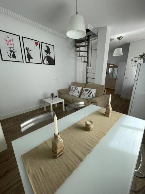 Posedenie v ubytovaní Atico duplex con Terraza en pleno centro de Jerez