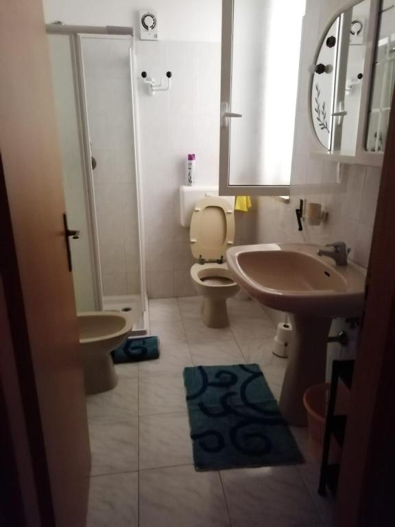 Koupelna v ubytování Casa de Candia