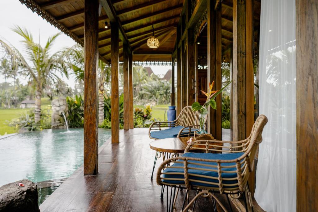 Airsania Ubud Antique Villas - 14