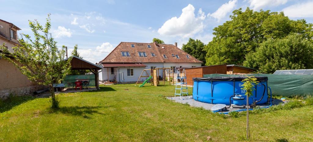 Zahrada ubytování Apartmány Domek u lesa