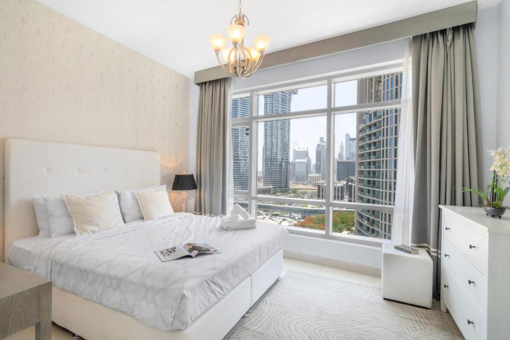 Fotografie z fotogalerie ubytování Luxury 2BR WALK to Burj Khalifa and Dubai Mall! شقة فاخرة غرفتين بجانب مول دبى وبرج خليفة v Dubaji