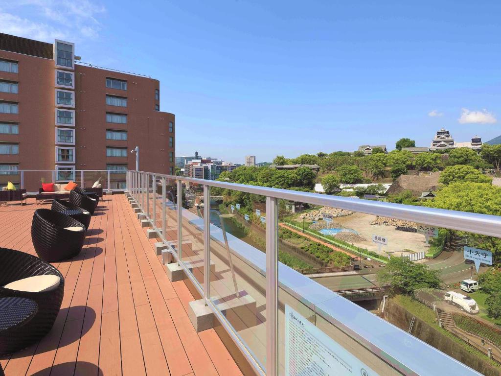&and COMFY HOTEL Kumamoto Jo View陽台或露臺