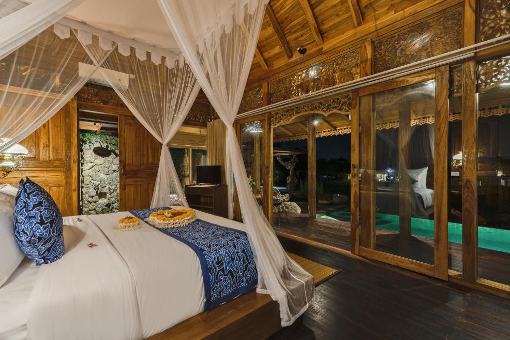 Airsania Ubud Antique Villas - 3