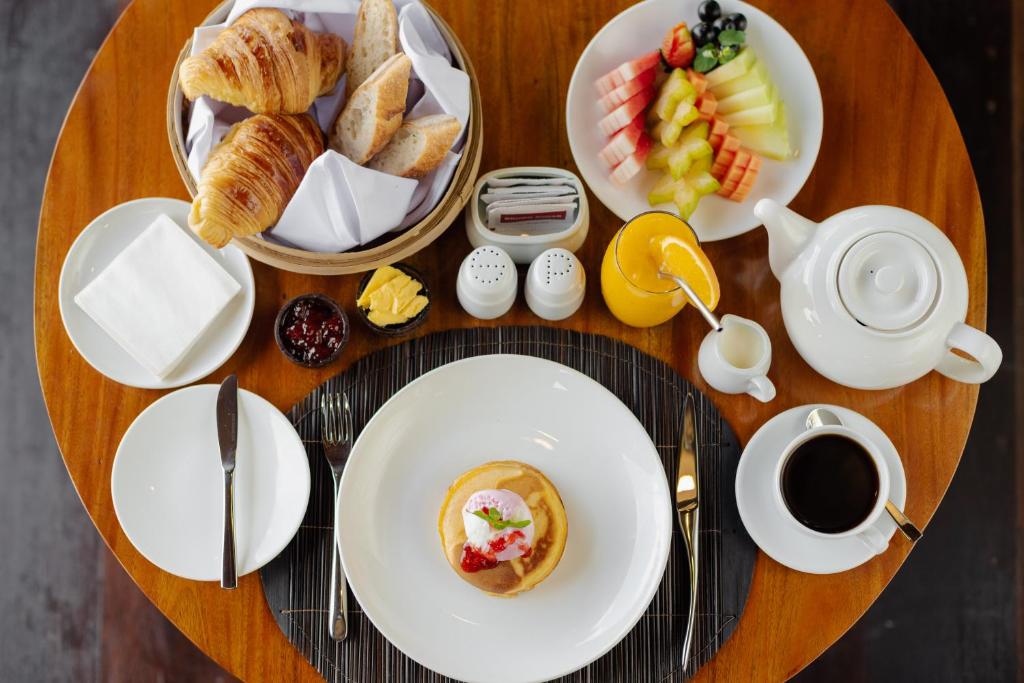 Airsania Ubud Antique Villas - 6