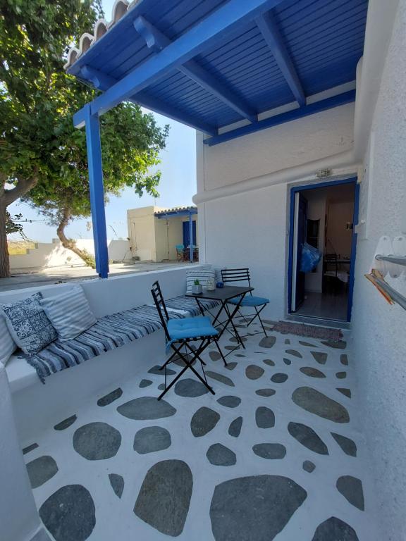 Anemelia Hotel Adamas - 2