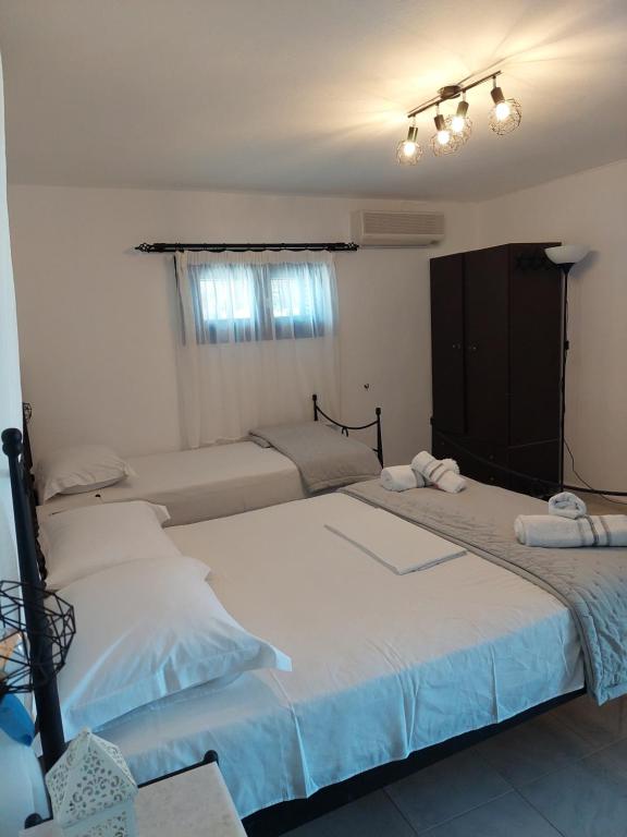 Anemelia Hotel Adamas - 3