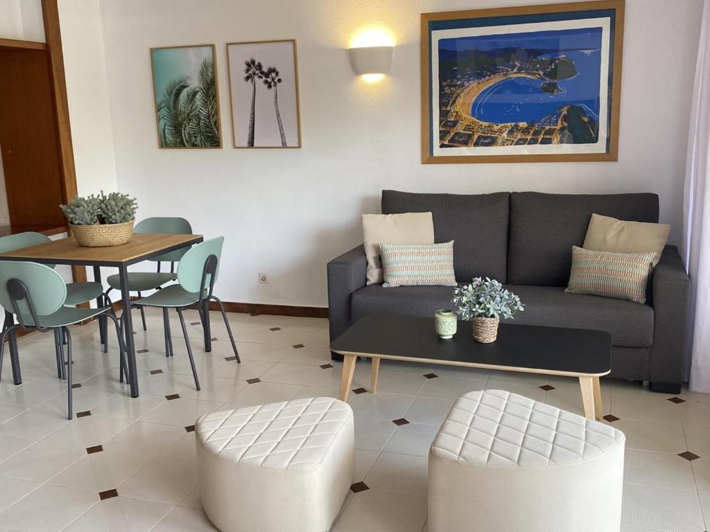 Posedenie v ubytovaní 2 apartamentos muy luminosos con grandes terraza
