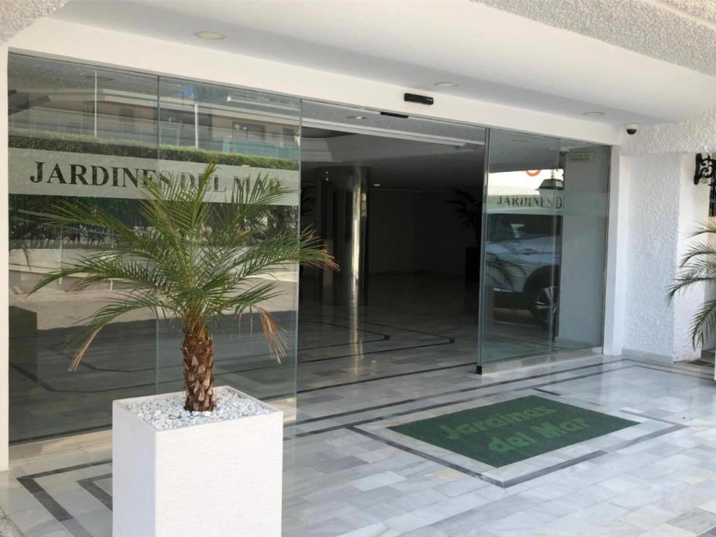 Exteriér alebo vchod do ubytovania Luminoso apartamento en segunda línea playa 436