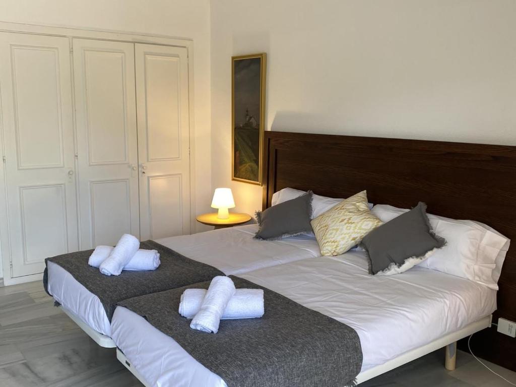 Posteľ alebo postele v izbe v ubytovaní Luminoso apartamento en segunda línea playa 436
