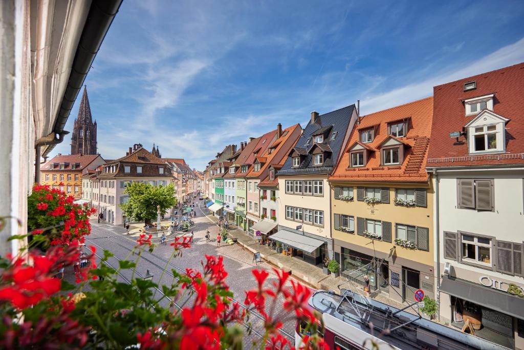 Nespecifikovaný výhled na destinaci Freiburg nebo výhled na město při pohledu z hotelu