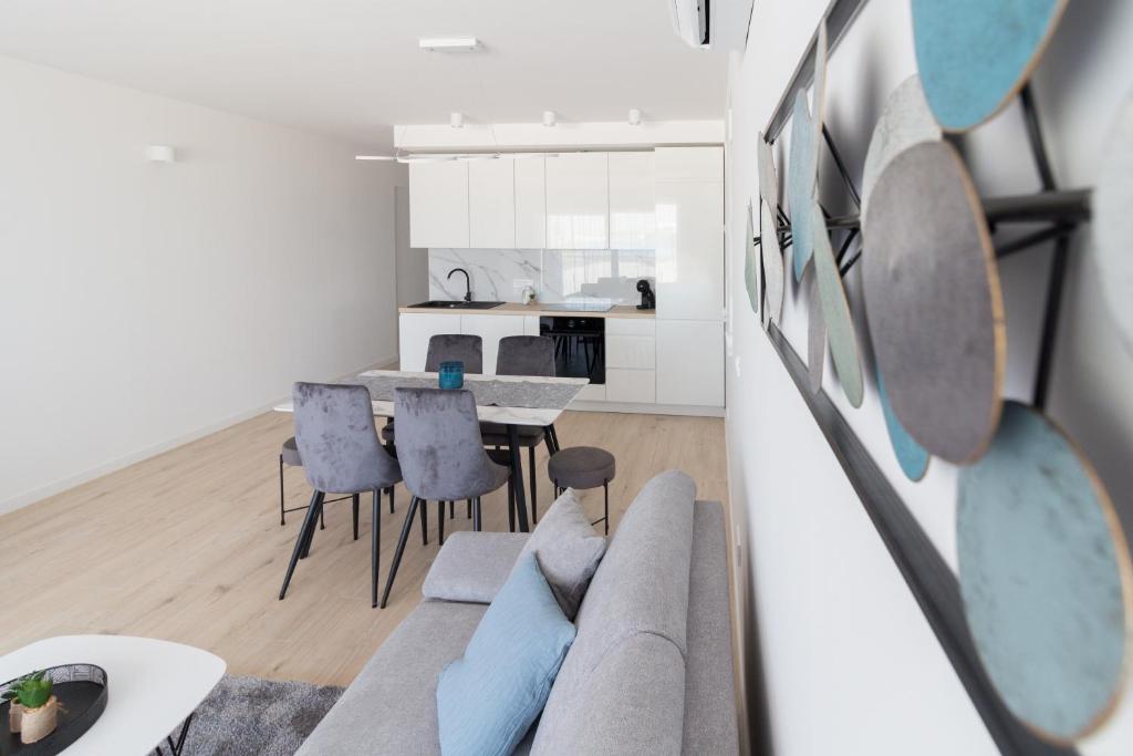 Kuchyň nebo kuchyňský kout v ubytování Luxury beachfront Villa Crystal Aenona - by TA Leut Agency