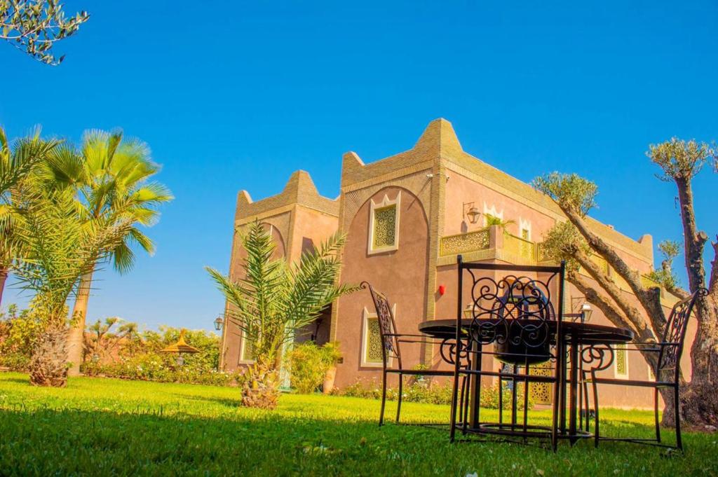 Κήπος έξω από το Spacious villa with pool in Marrakech 448 m² mountain view