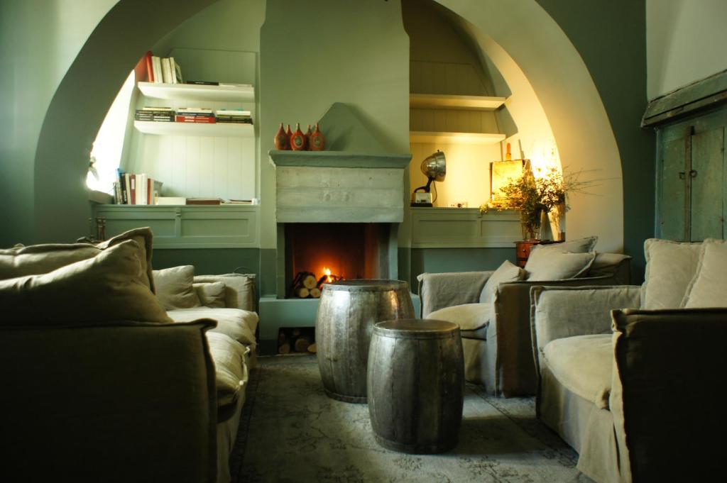 A seating area at "Apeiros Chora" Hotel, Zagori