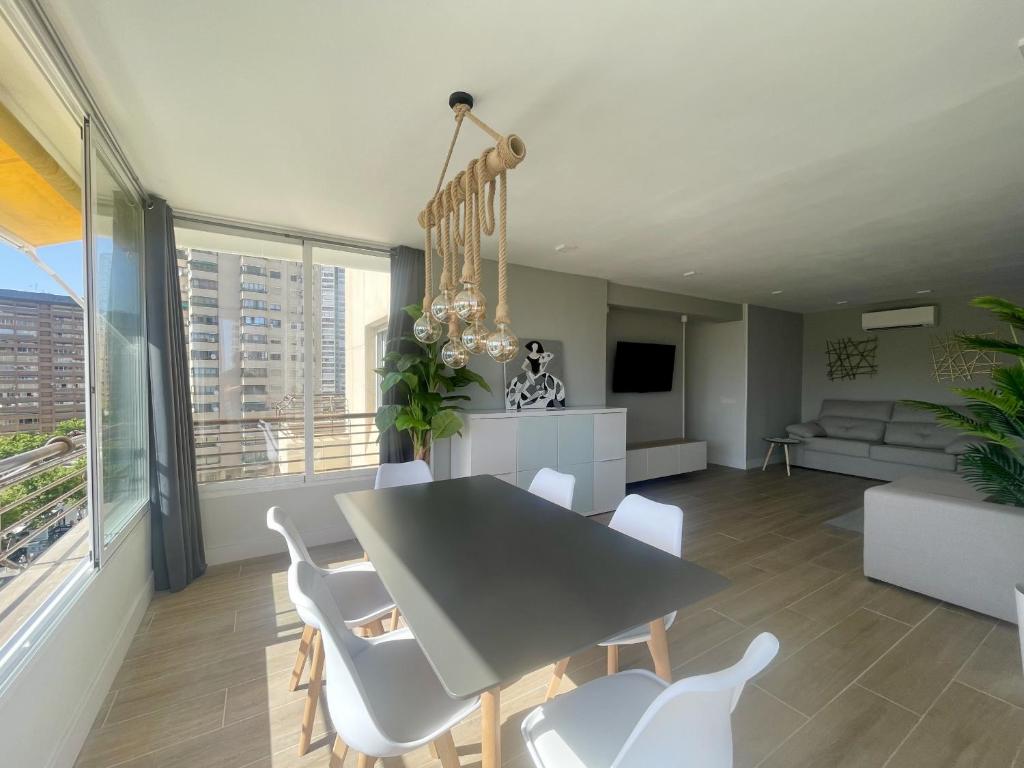 TV a/nebo společenská místnost v ubytování Torre Benidorm Levante