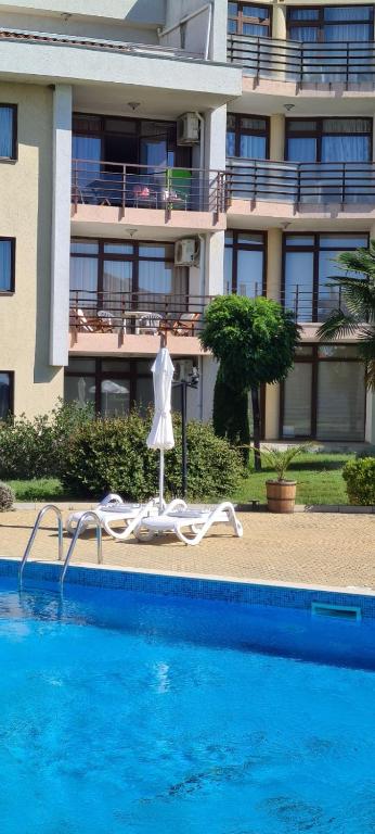 The swimming pool at or close to Diamond Apart Complex