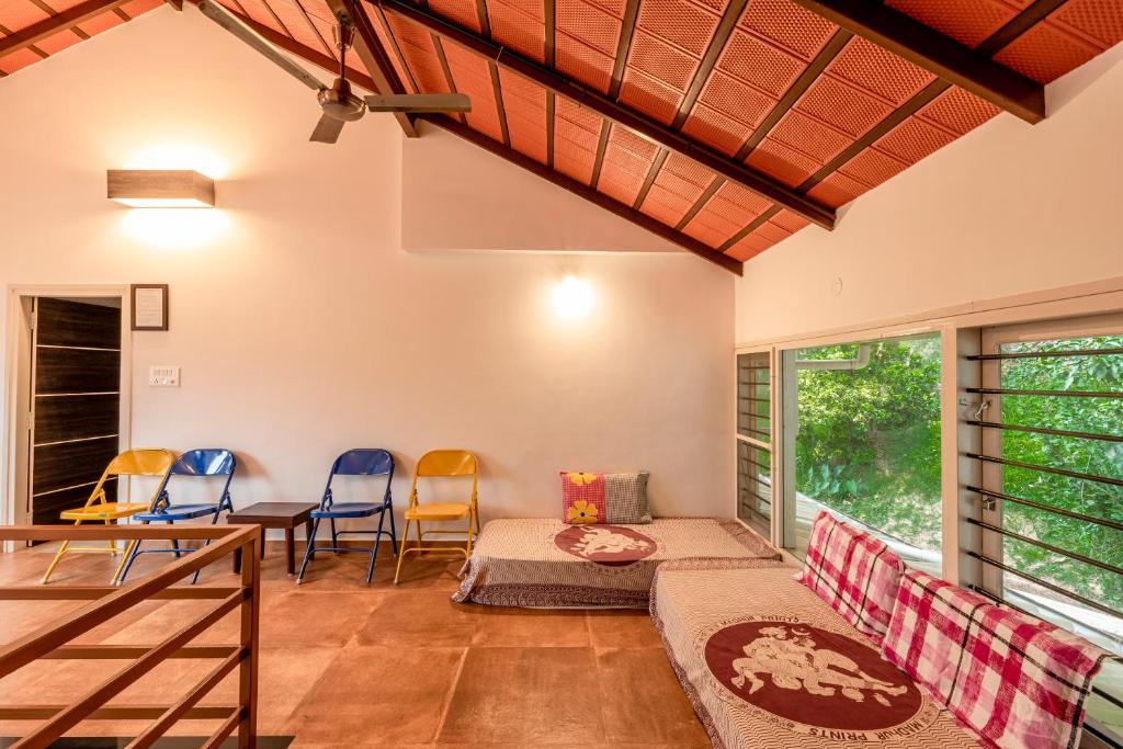 Clover, 1br amidst coffee plantation by Roamhome