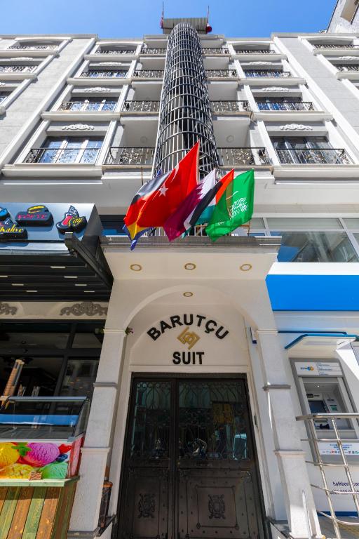 Barutçu Suit Apart
