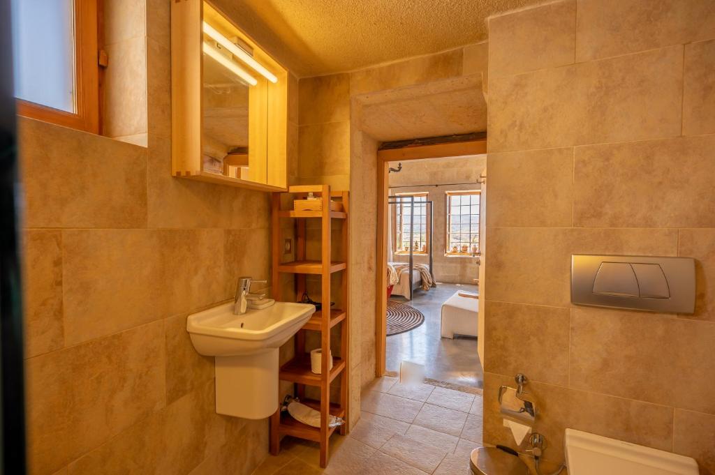 Koupelna v ubytování Serinn House