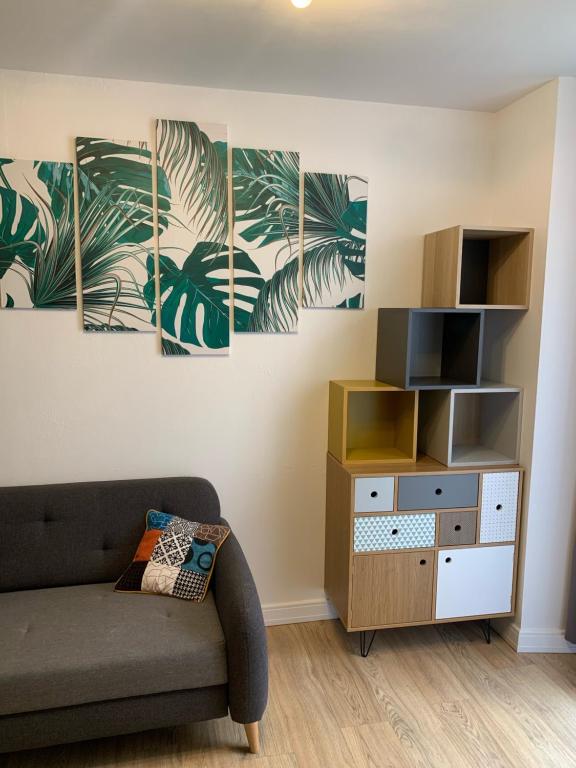 Posedenie v ubytovaní Appartement avec terrasse au cœur de Carcassonne - Serviettes Draps Ménage inclus