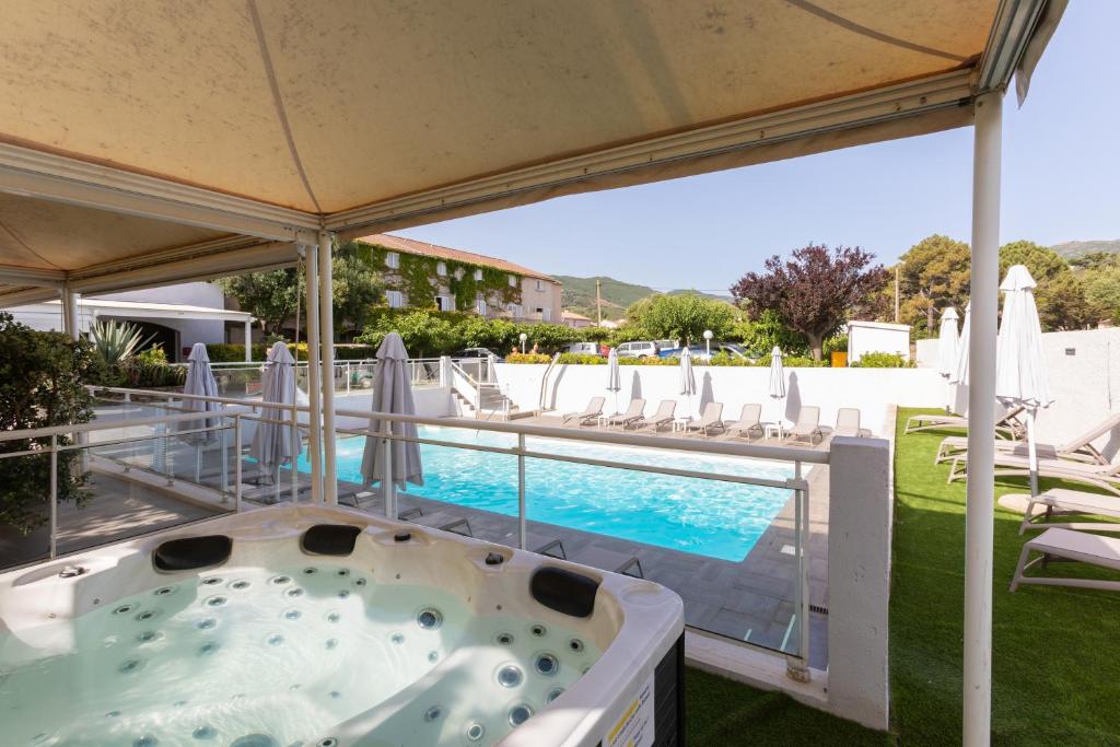 Bazén v ubytování Hotel U Ricordu & Spa nebo v jeho okolí