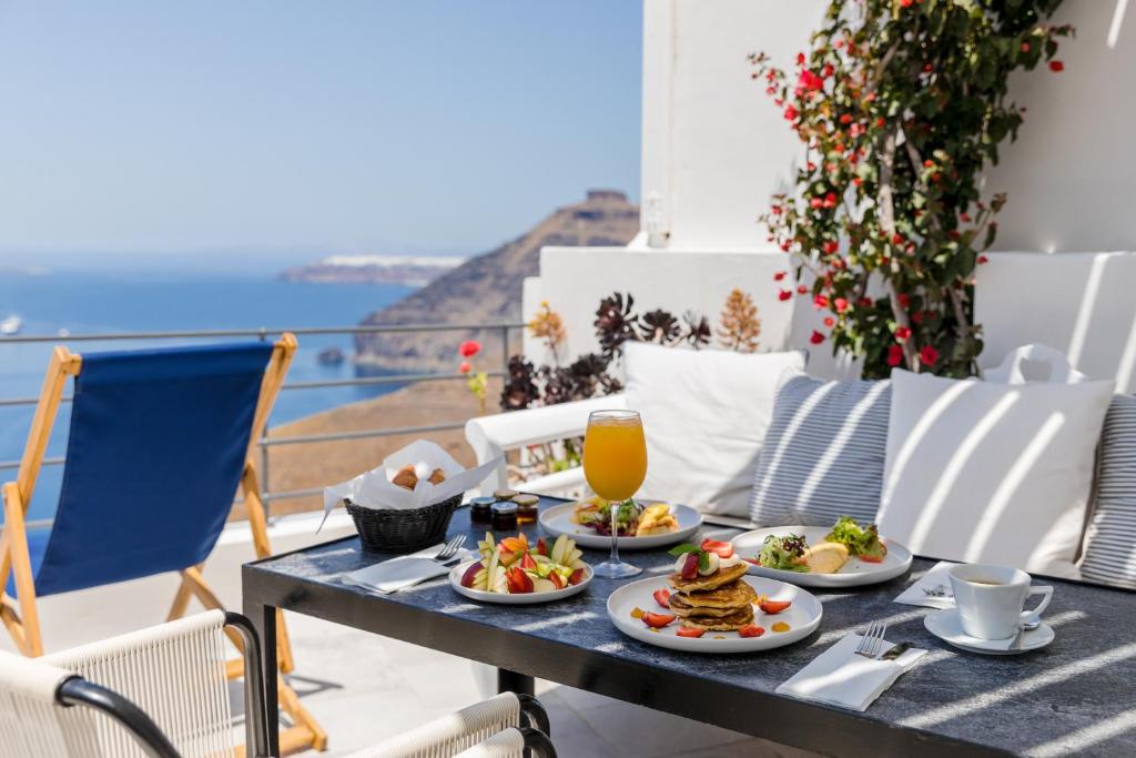 Gallery image of Porto Fira Suites in Fira
