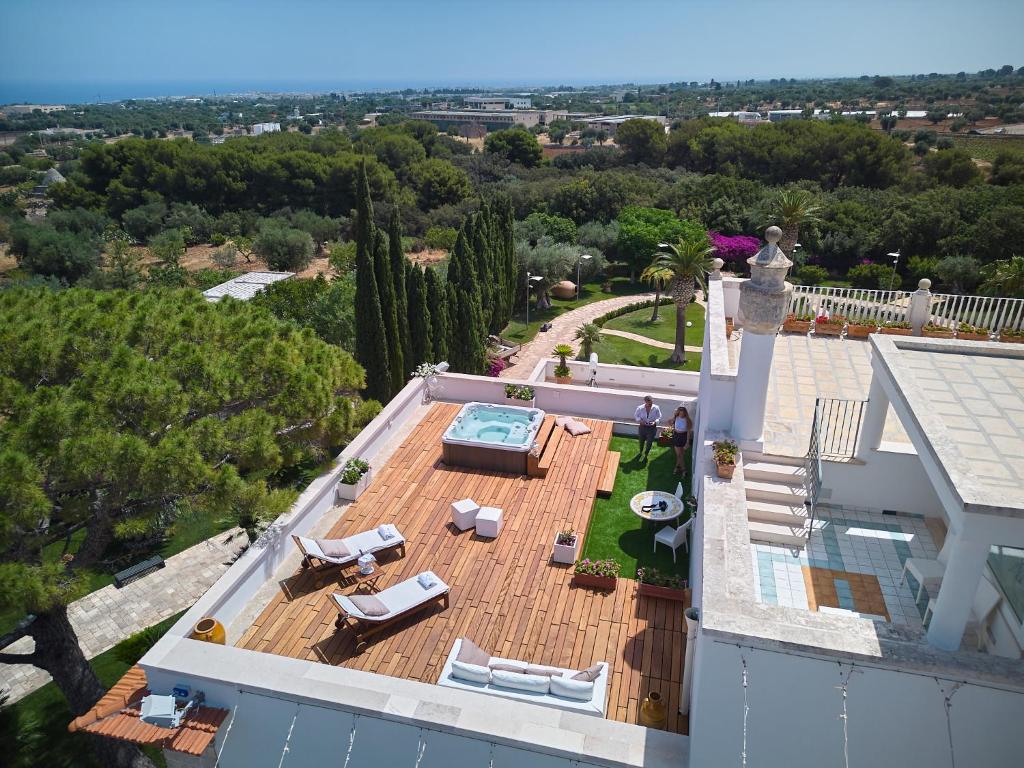 Bazén v ubytování San Tommaso Hotel nebo v jeho okolí