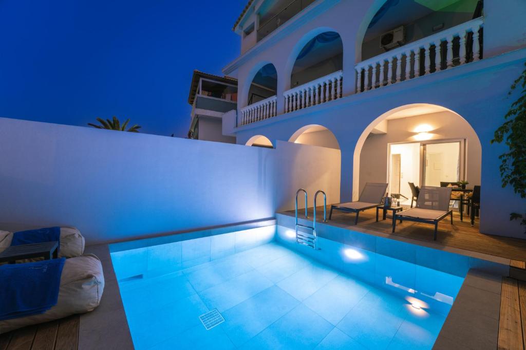 Bazén v ubytování Callinica Hotel nebo v jeho okolí