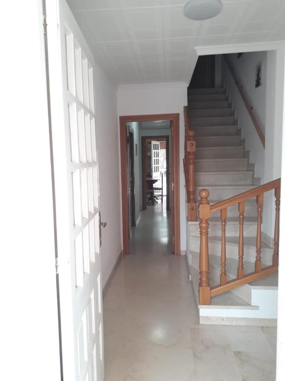 MASET - Twee Slaapkamers Huis