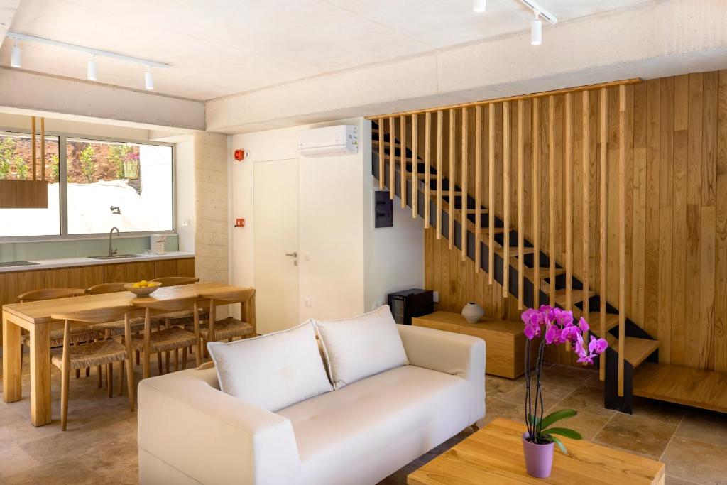 Posezení v ubytování THESIS VILLAS