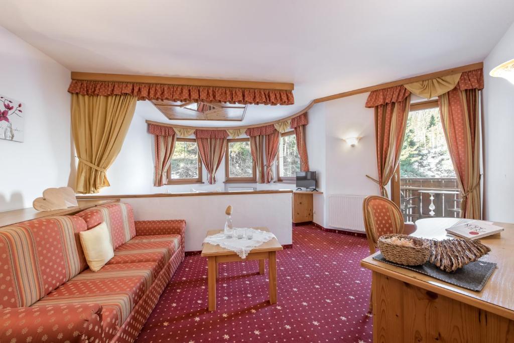 Naturhotel Waldheim - Suite Junior Con Balcón