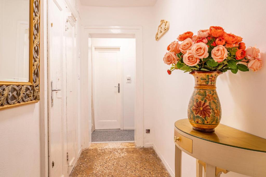 San Luca Flats - Resim 16