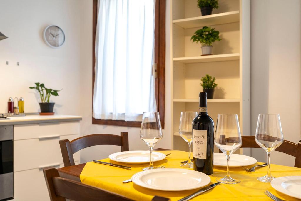 San Luca Flats - Resim 21