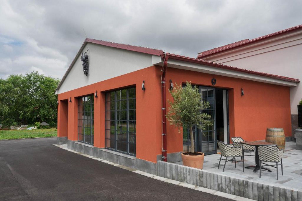 Budynek, w którym mieści się hotel