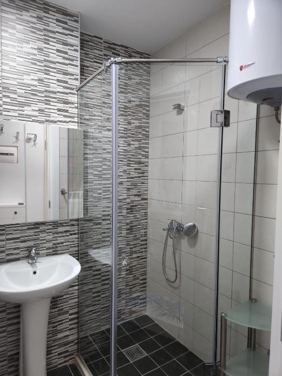 Lovely 1-Bedroom Apartment at San Pietro Beach Front Resort - Image 9