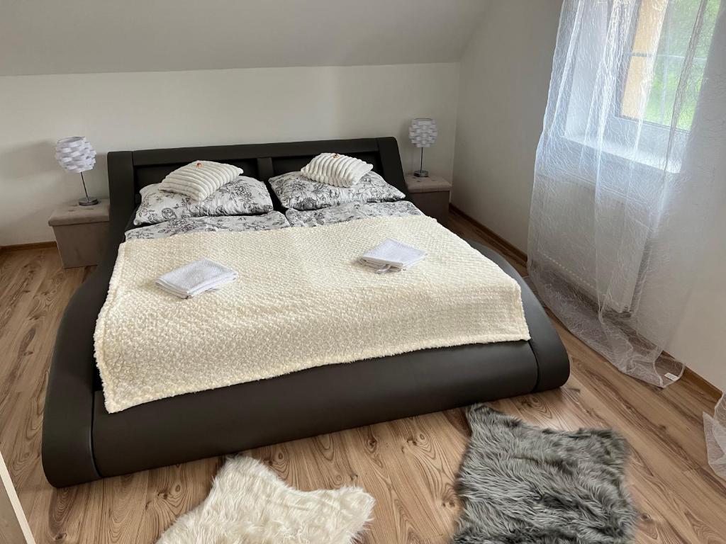 Zdjęcie z galerii obiektu R&H Ubytování u Českého Krumlova - Milenecký azyl - Penzion - Apartmán w mieście Chvalšiny