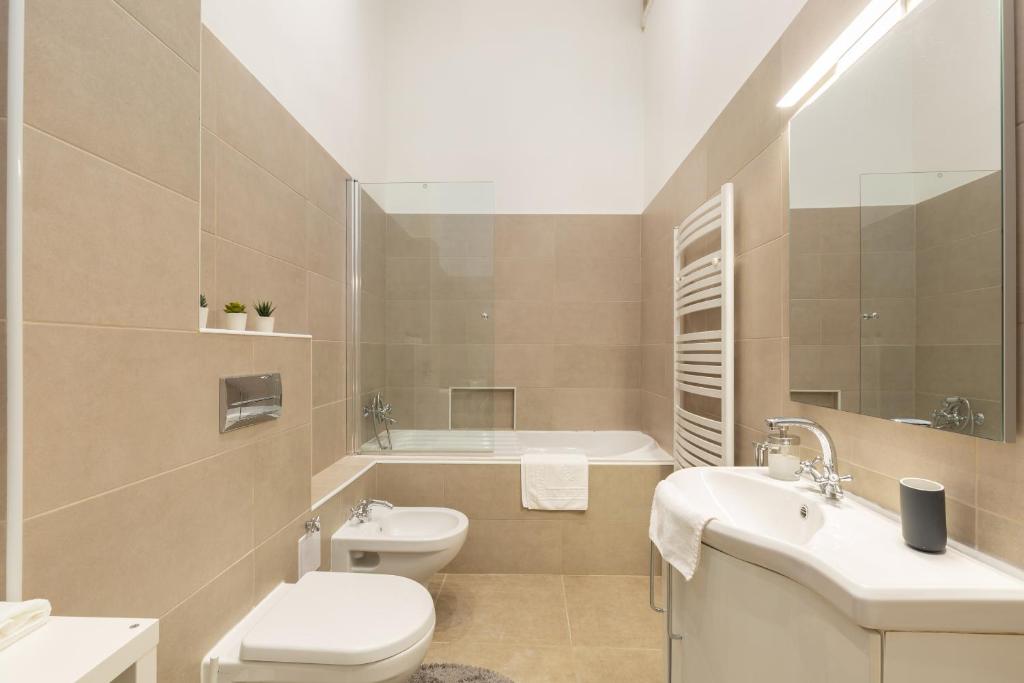 Kúpeľňa v ubytovaní SUPER CENTRAL 2BR-2BT with Balcony&View&Sauna&Jacuzzi