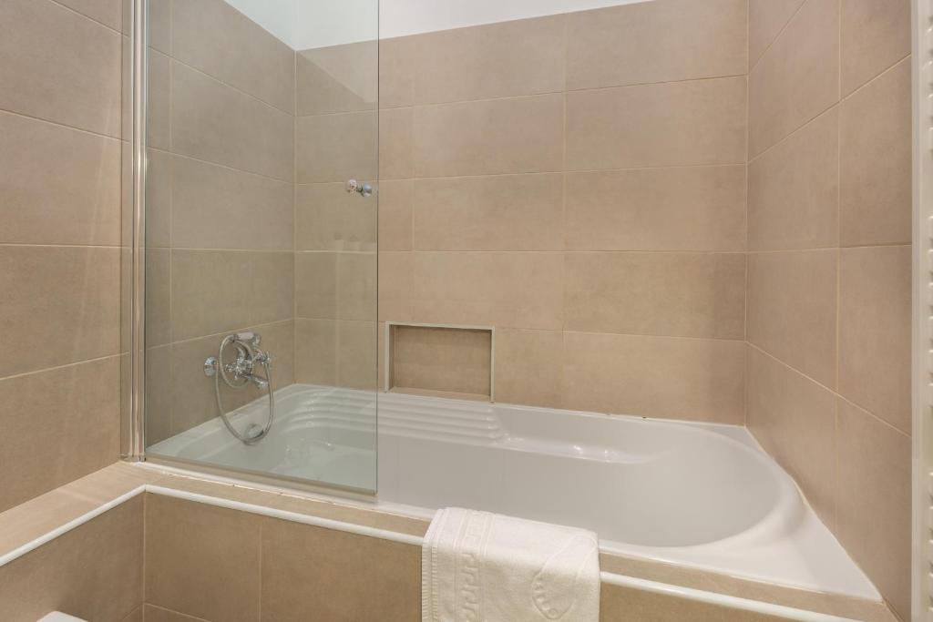 Kúpeľňa v ubytovaní SUPER CENTRAL 2BR-2BT with Balcony&View&Sauna&Jacuzzi