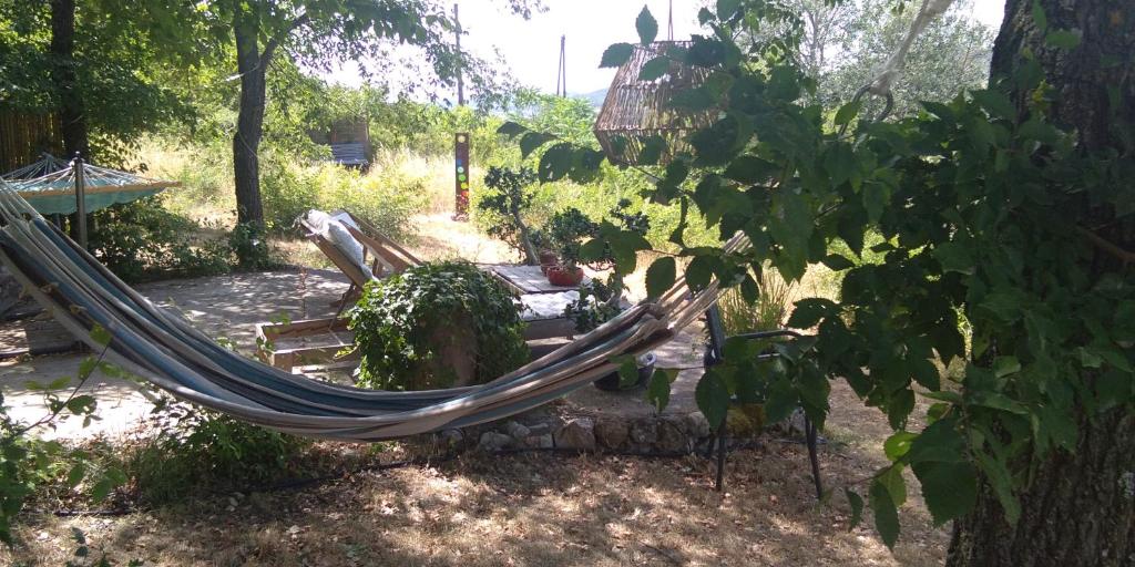 Vonkajšia záhrada v ubytovaní Bienvenue à la Source dans une Maison de Charme