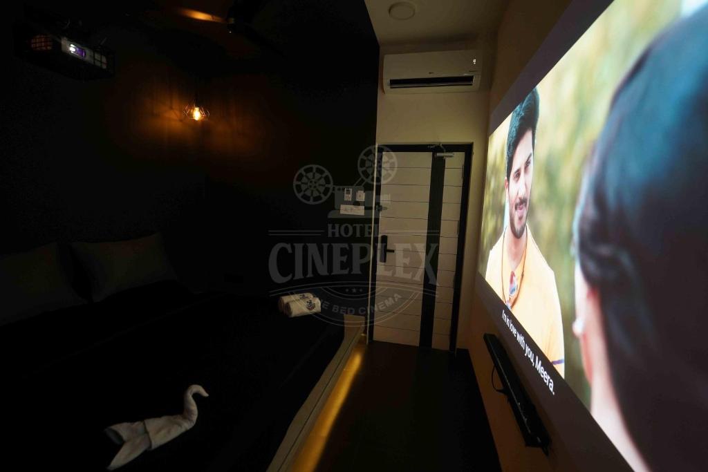 TV a/nebo společenská místnost v ubytování Hotel Cineplex