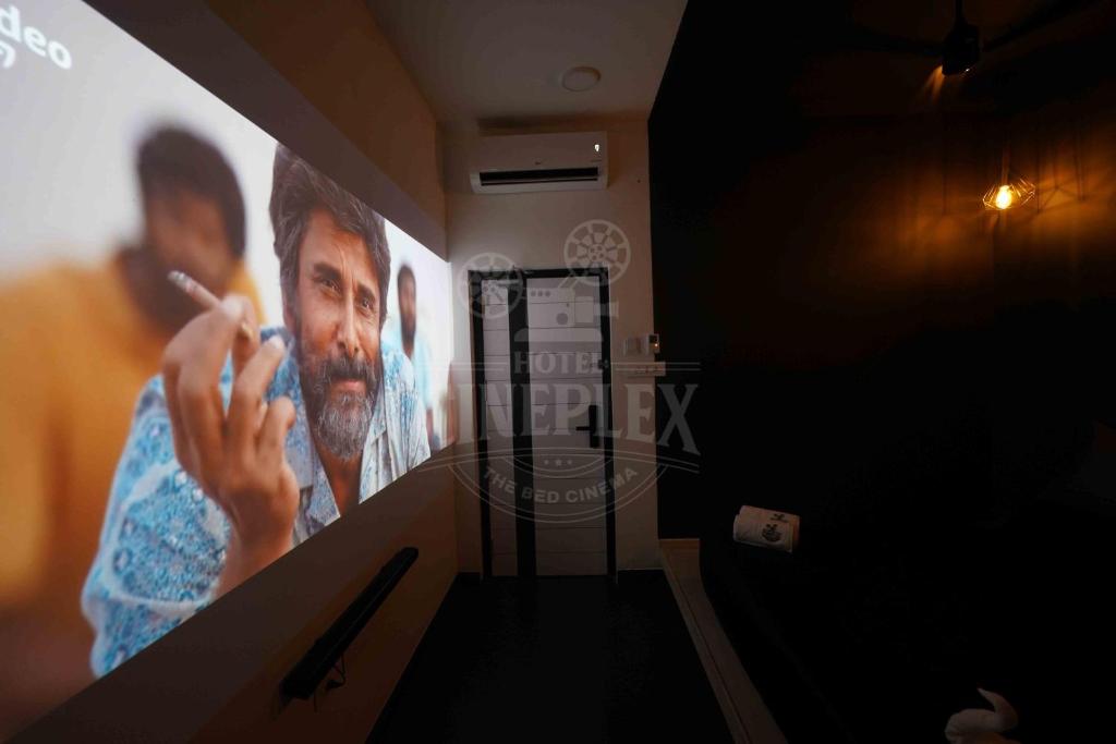 TV a/nebo společenská místnost v ubytování Hotel Cineplex