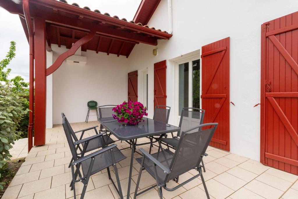 Balkoni atau teres di Maison Hacharria