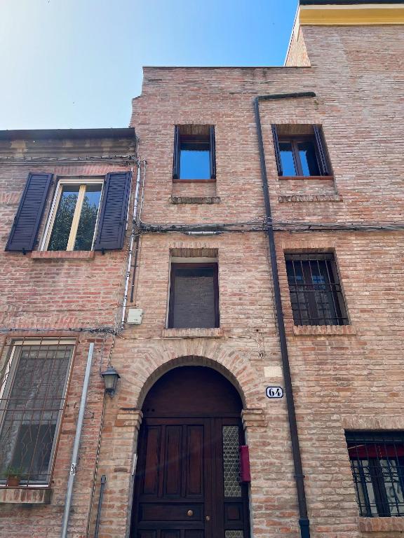 Budynek, w którym mieści się apartament